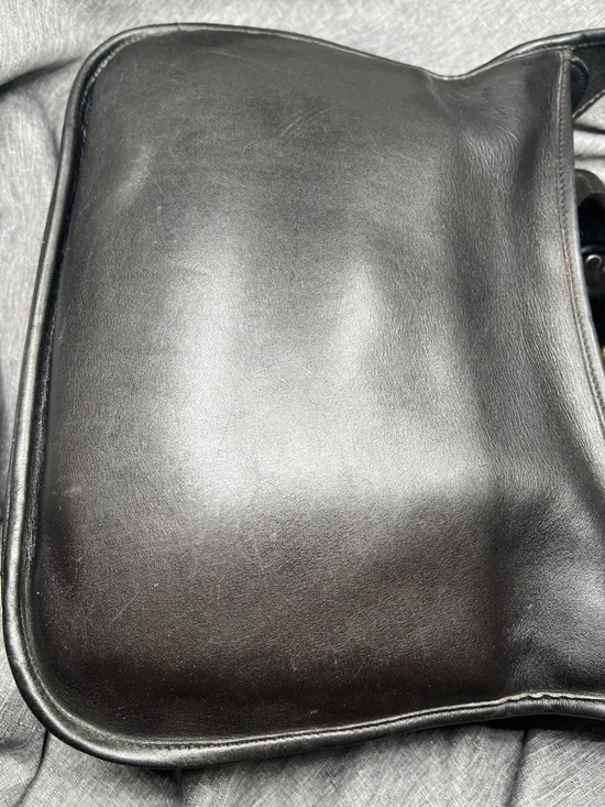 Coach Vintage Taft Black Leather Crossbody 9980 Bag with Brass-Tone Turn Lock - Picture 6 of 16